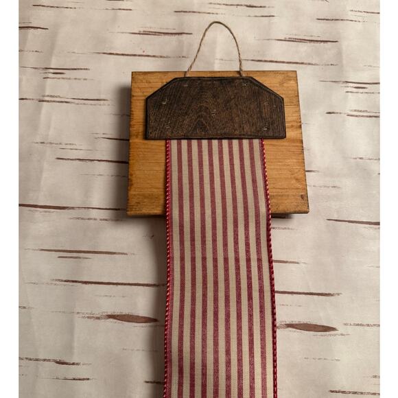 Christmas Card Holder Wooden Topper Green Christmas Tree Red Striped Ribbon - Picture 3 of 4